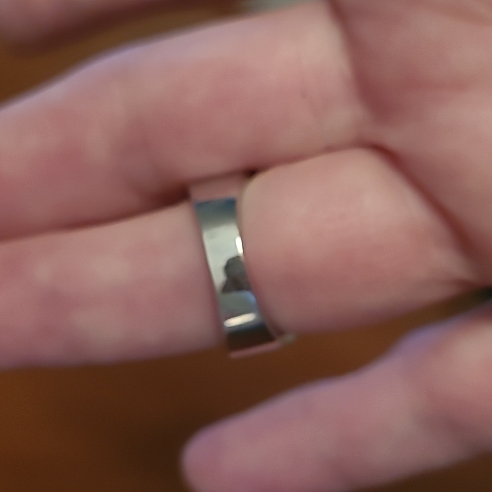 Beautiful ring - Picture 4 of 8